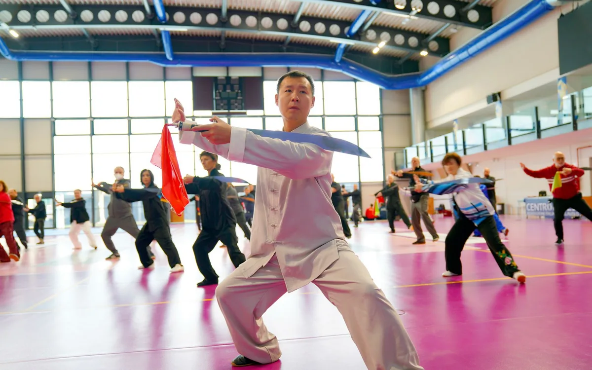 Czy tai chi poprawia równowagę, mobilność i samopoczucie?