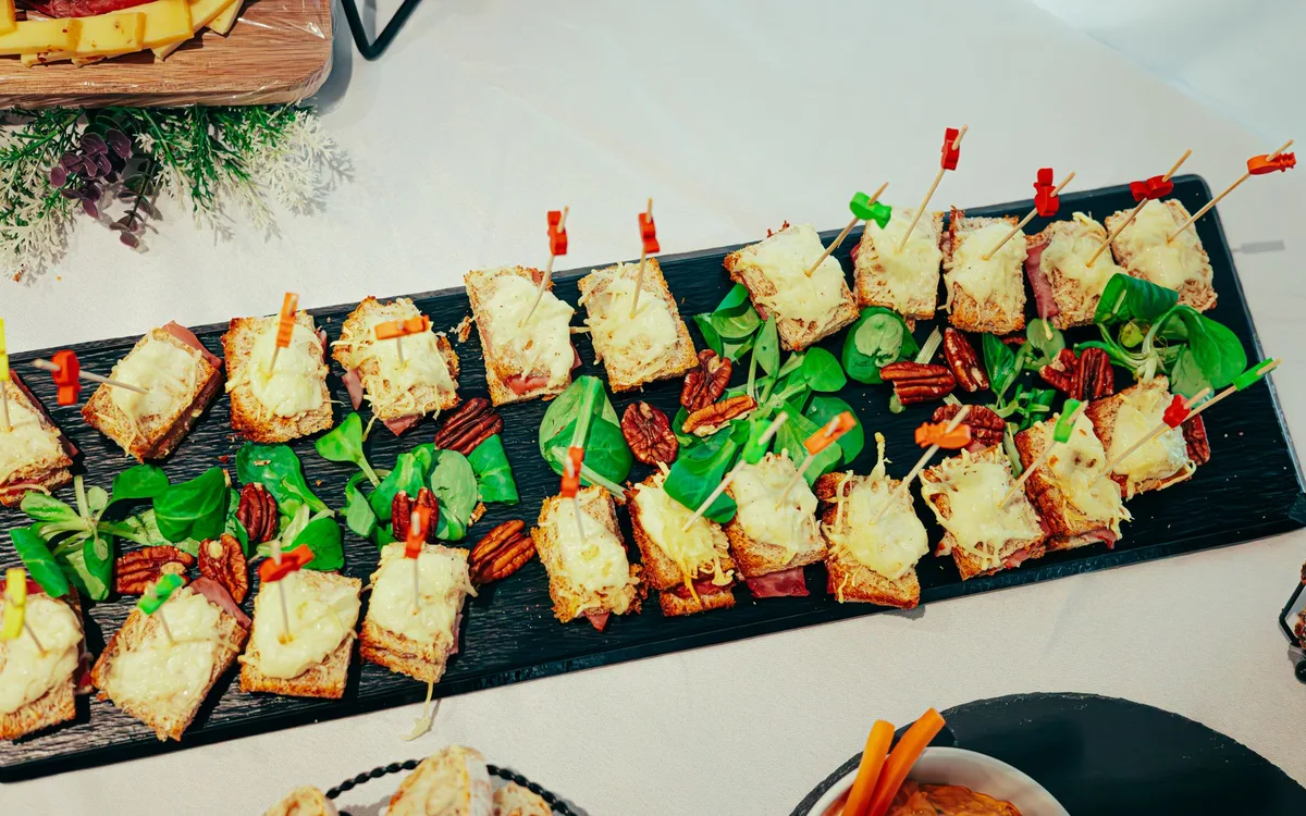 Jak dobrać kaloryczność cateringu keto do celu sylwetkowego
