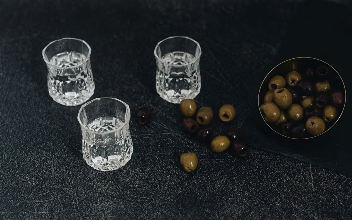 Wódka czysta, smakowa i drinki - co podnosi kaloryczność?