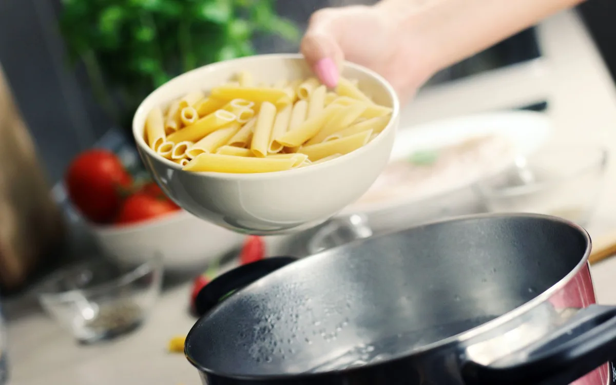 Makaron w rosole - ile dodaje kalorii?