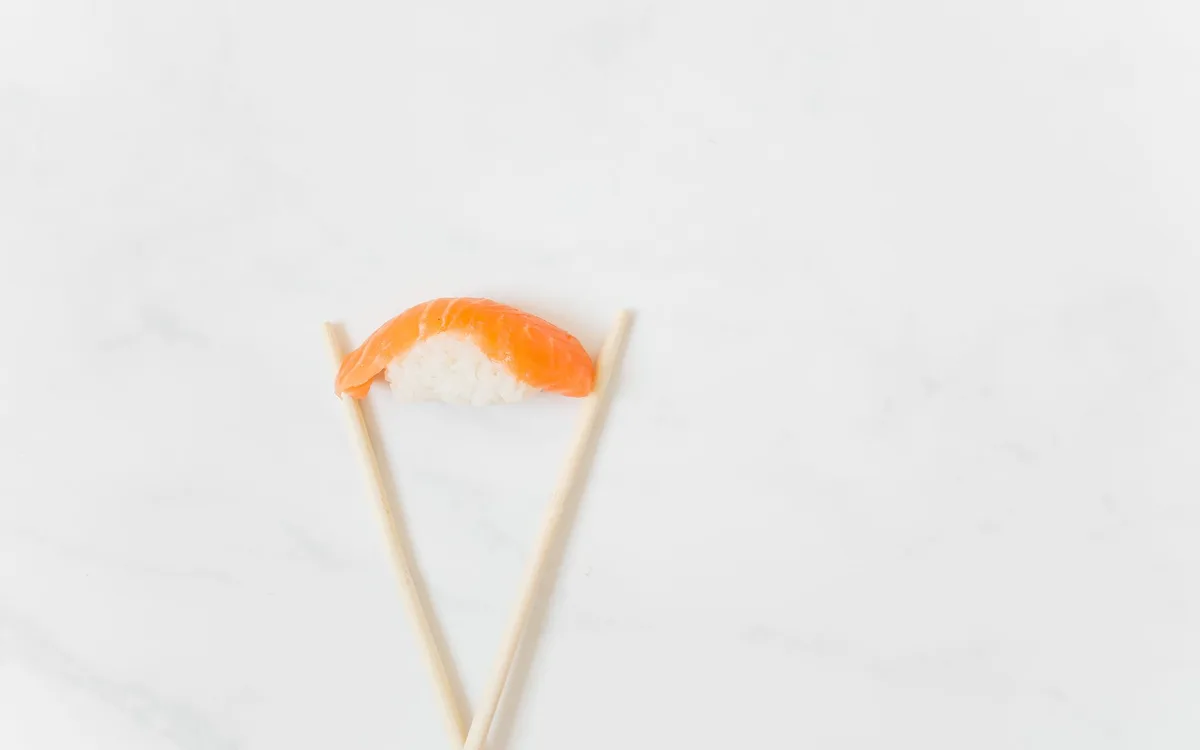 Kalorie sushi z łososiem, tuńczykiem, krewetką i warzywami