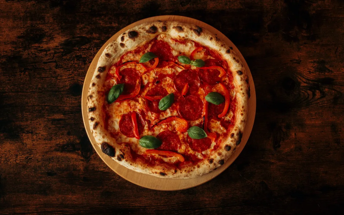Pizza margherita, pepperoni, capricciosa i warzywna - co wybrać?
