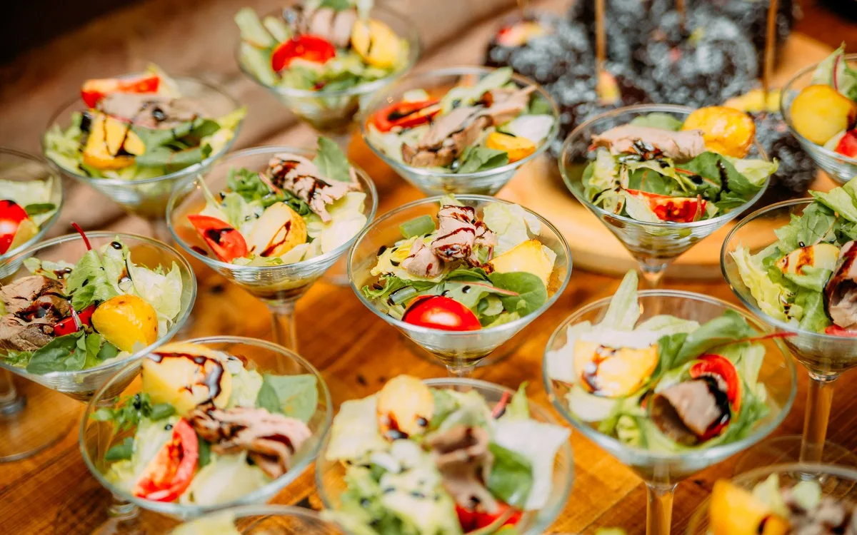 Jak wybrać tani catering dietetyczny?