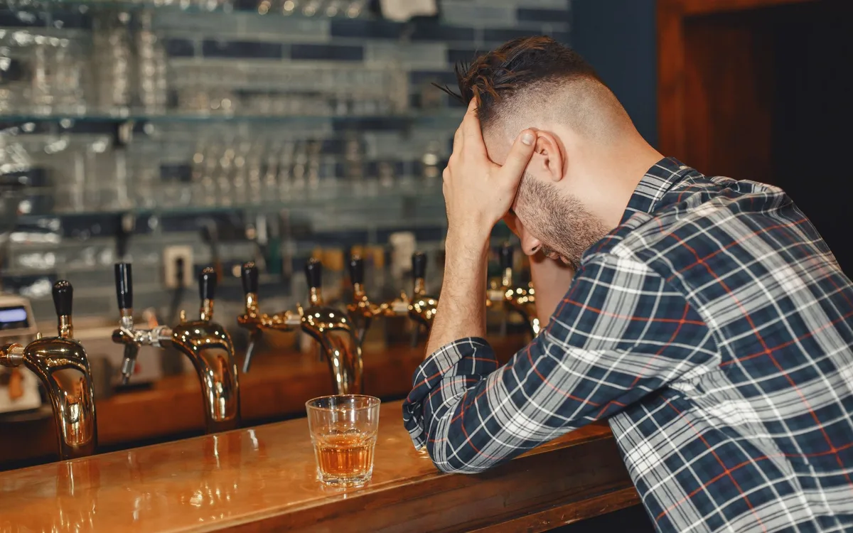 Sen, stres i alkohol - jak wpływają na tłuszcz brzuszny?