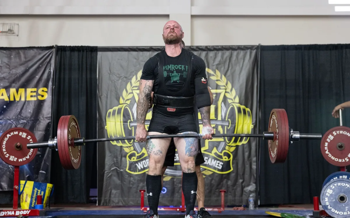 Jak wykonywać martwy ciąg sumo?