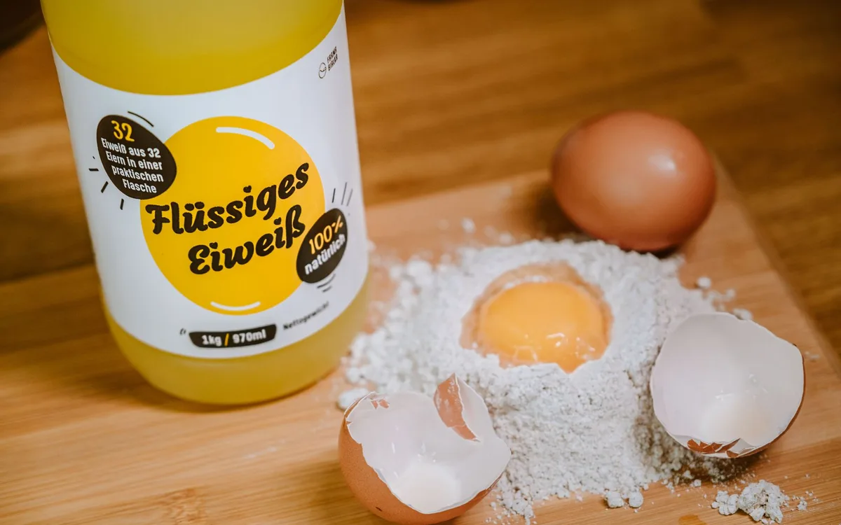 Dawka białka na redukcji - tabela dla 60, 75 i 90 kg