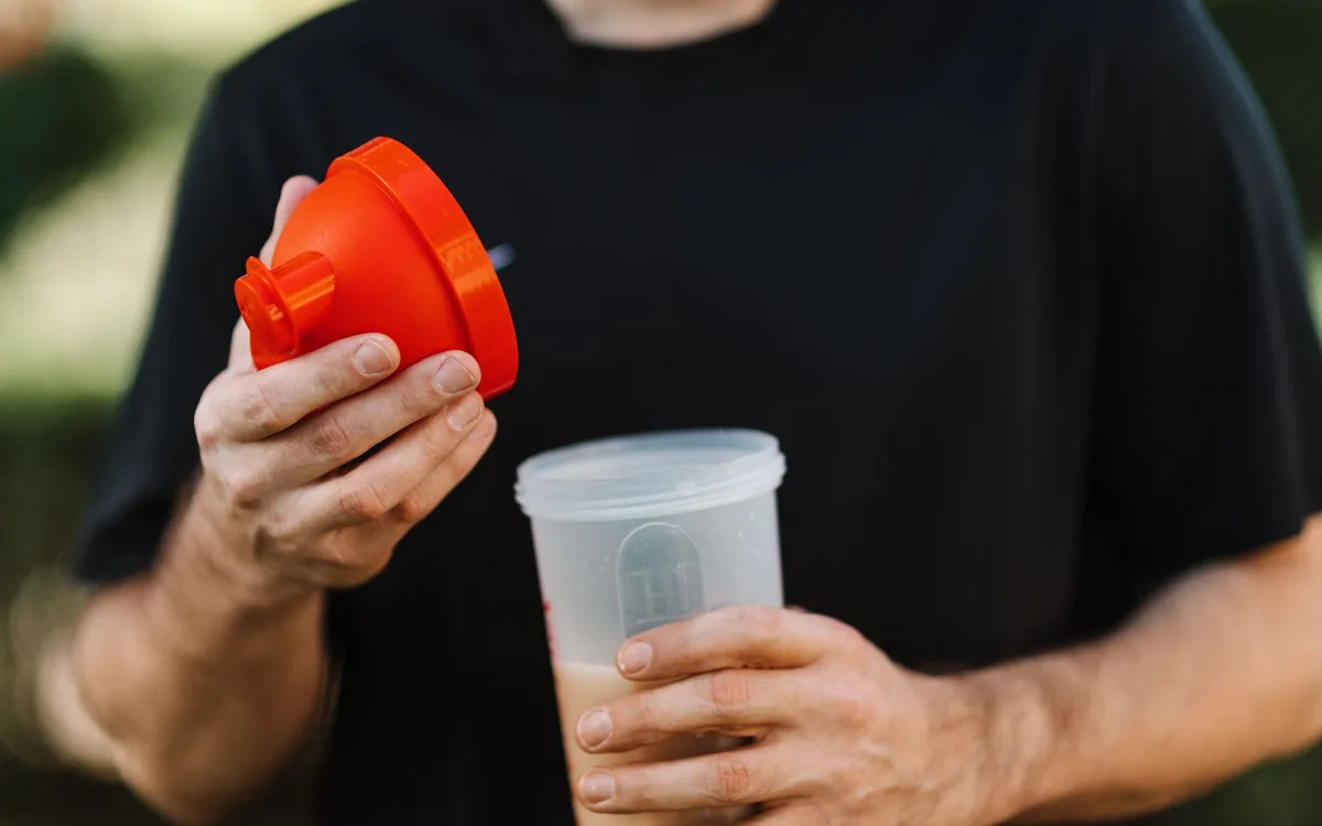 Jakie białko po treningu wybrać: whey protein, skyr czy tofu?