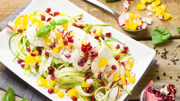 Lekkie danie fit z cukinii w formie makaronu zoodles