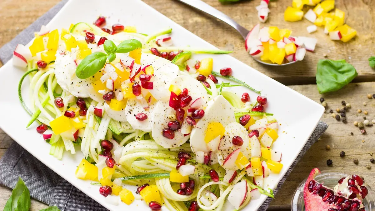 Lekkie danie fit z cukinii w formie makaronu zoodles