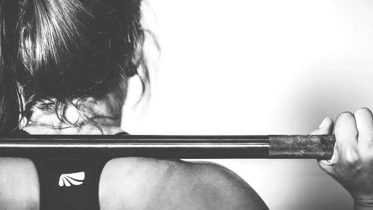 Platforma wibracyjna do ćwiczeń w domowej strefie fitness