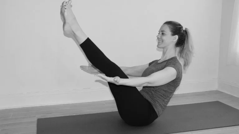 Mata do pilatesu i sprzęt do ćwiczeń dla początkujących